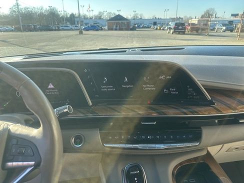 Used 2021 Cadillac Escalade Sport Platinum image 9