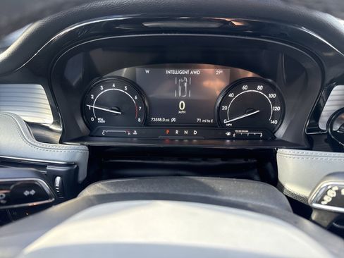 Used 2020 Lincoln Corsair AWD w/ Premium Package image 16