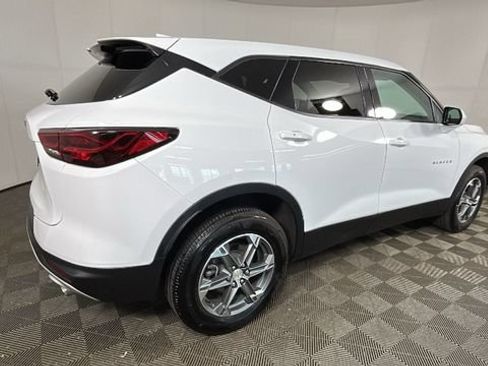 Used 2023 Chevrolet Blazer LT w/ Driver Confidence Package FWD image 3