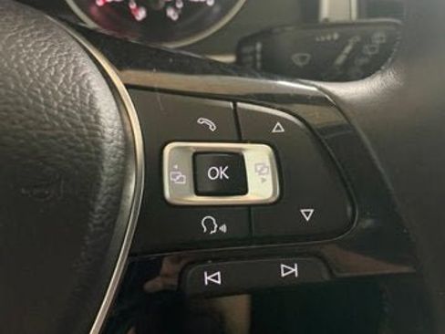 Used 2018 Volkswagen Atlas SE AWD/4WD image 19