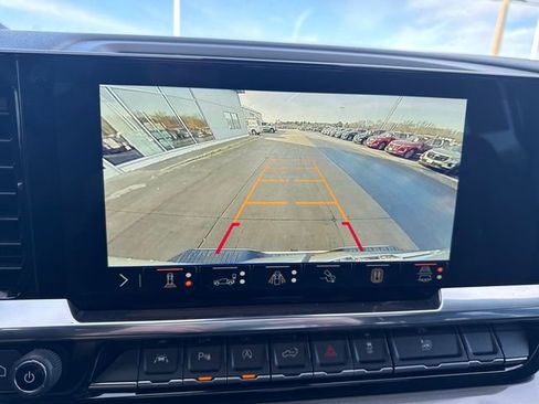 Used 2024 Chevrolet Silverado 1500 High Country image 23