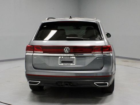 Used 2025 Volkswagen Atlas SE AWD/4WD image 10