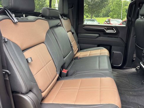 Used 2024 Chevrolet Silverado 2500 High Country w/ High Country Premium Package AWD/4WD image 33