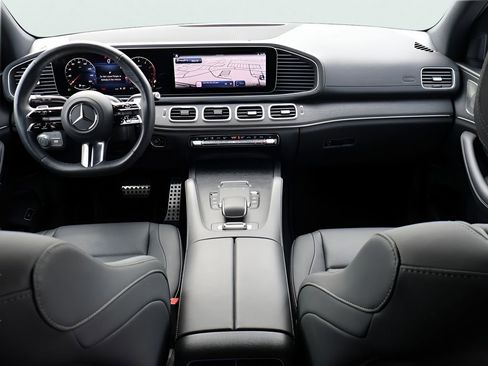 Used 2025 Mercedes-Benz GLS 450 4MATIC image 16