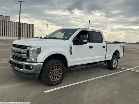 Used 2019 Ford F250 XLT w/ XLT Value Package AWD/4WD image 4