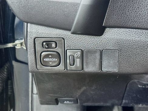 Used 2017 Toyota Corolla SE FWD image 20