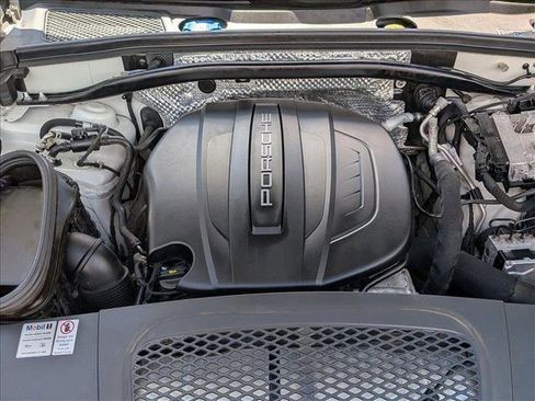 Used 2019 Porsche Macan AWD/4WD image 26