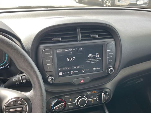 Used 2025 Kia Soul LX w/ LX Technology Package image 20