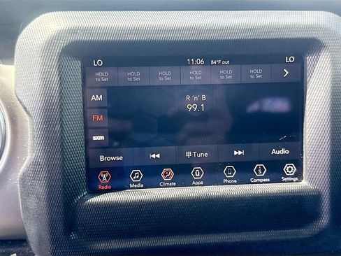 Used 2020 Jeep Wrangler Unlimited Sahara w/ Safety Group AWD/4WD image 16
