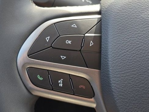 Used 2022 Jeep Cherokee Limited image 14