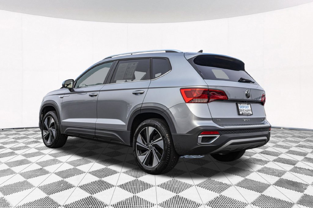 Certified 2023 Volkswagen Taos SE w/ Panoramic Sunroof Package AWD/4WD image 8