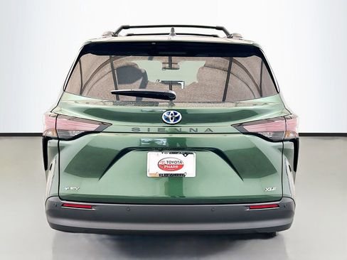 New 2025 Toyota Sienna XLE FWD image 5