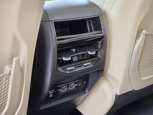 Used 2022 Jeep Grand Cherokee Limited AWD/4WD image 39