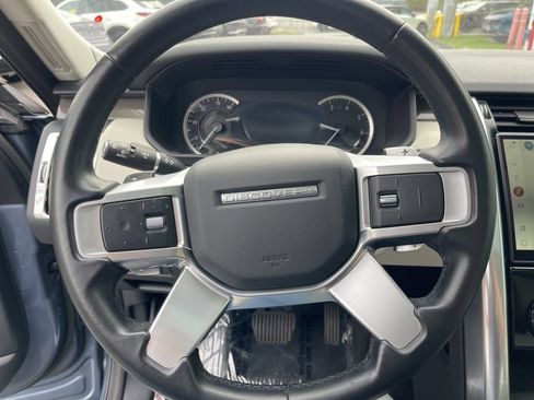 Used 2023 Land Rover Discovery S AWD/4WD image 12