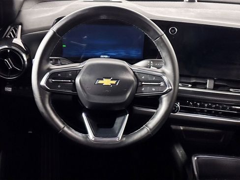 Used 2025 Chevrolet Equinox LT AWD/4WD image 13