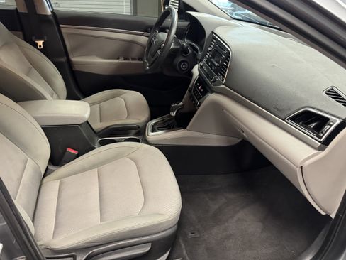 Used 2017 Hyundai Elantra SE FWD image 12