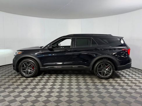 Used 2025 Ford Explorer ST-Line w/ ST-Line Street Pack AWD/4WD image 11