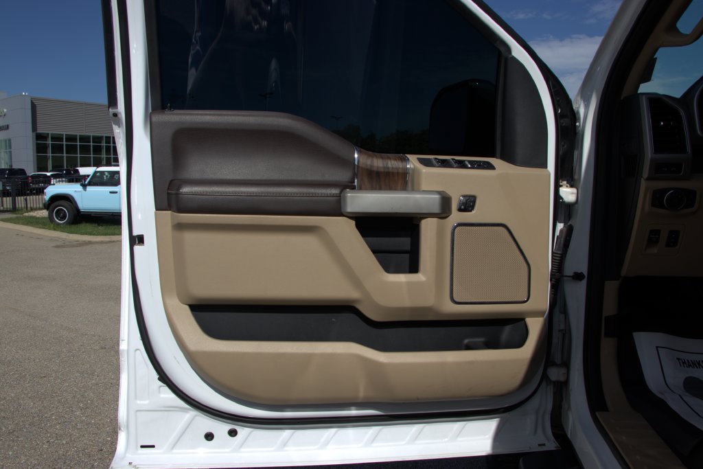 Used 2019 Ford F150 Lariat w/ Equipment Group 502A Luxury AWD/4WD image 11