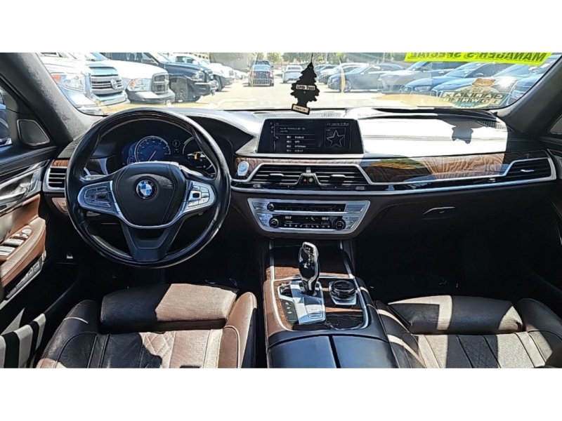 Used 2017 BMW 740i RWD image 18