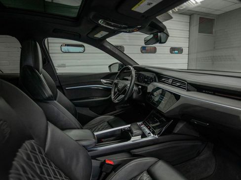 Used 2023 Audi e-tron S Prestige w/ Prestige Package AWD/4WD image 15