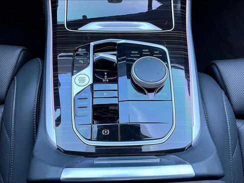Used 2025 BMW X5 sDrive40i w/ M Sport Package RWD image 24
