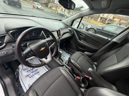 Used 2018 Chevrolet Trax LT w/ LT Convenience Package AWD/4WD image 10