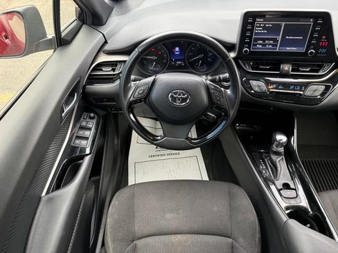 Used 2019 Toyota C-HR XLE FWD image 9