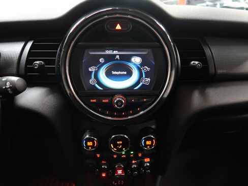 Used 2018 MINI Cooper 2-Door Hardtop FWD image 16