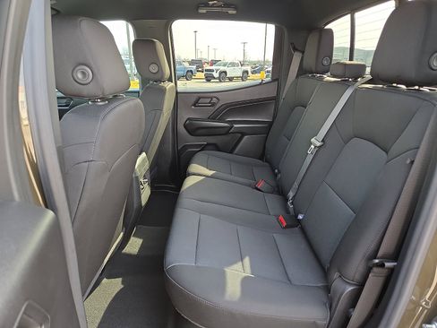 Used 2024 Chevrolet Colorado Trail Boss w/ Advanced Trailering Package image 10