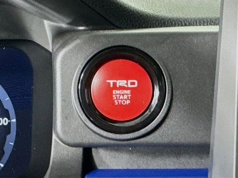 Used 2025 Toyota Tacoma TRD Off-Road AWD/4WD image 30