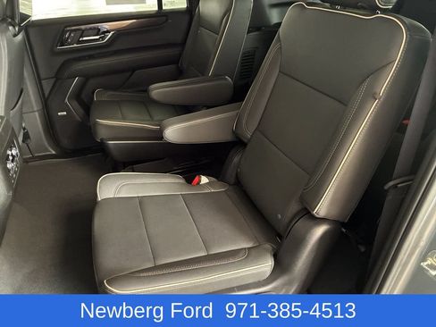 Used 2025 GMC Yukon XL Elevation w/ Elevation Premium Package AWD/4WD image 27