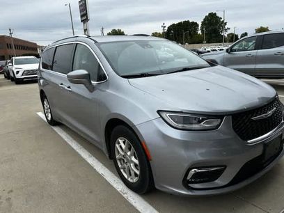 Used 2021 Chrysler Pacifica Touring-L