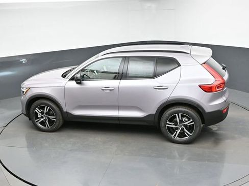 New 2026 Volvo XC40 B4 Core w/ Climate Package FWD image 45