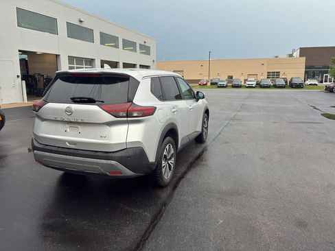 Used 2023 Nissan Rogue SV FWD image 7