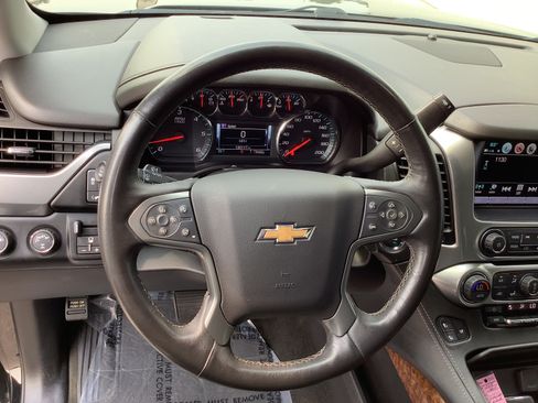 Used 2018 Chevrolet Suburban Premier AWD/4WD image 15