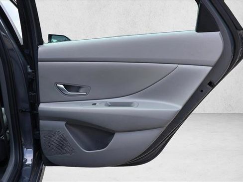 Used 2024 Hyundai Elantra SEL FWD image 26