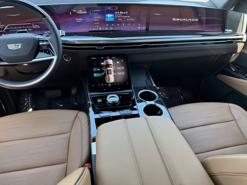 Certified 2025 Cadillac Escalade Premium Luxury w/ Touring Package image 14