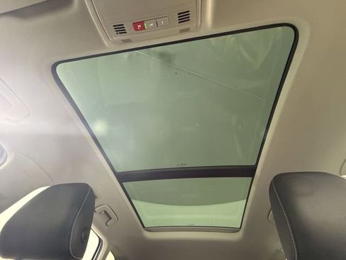 Used 2022 Volkswagen Taos SE image 29