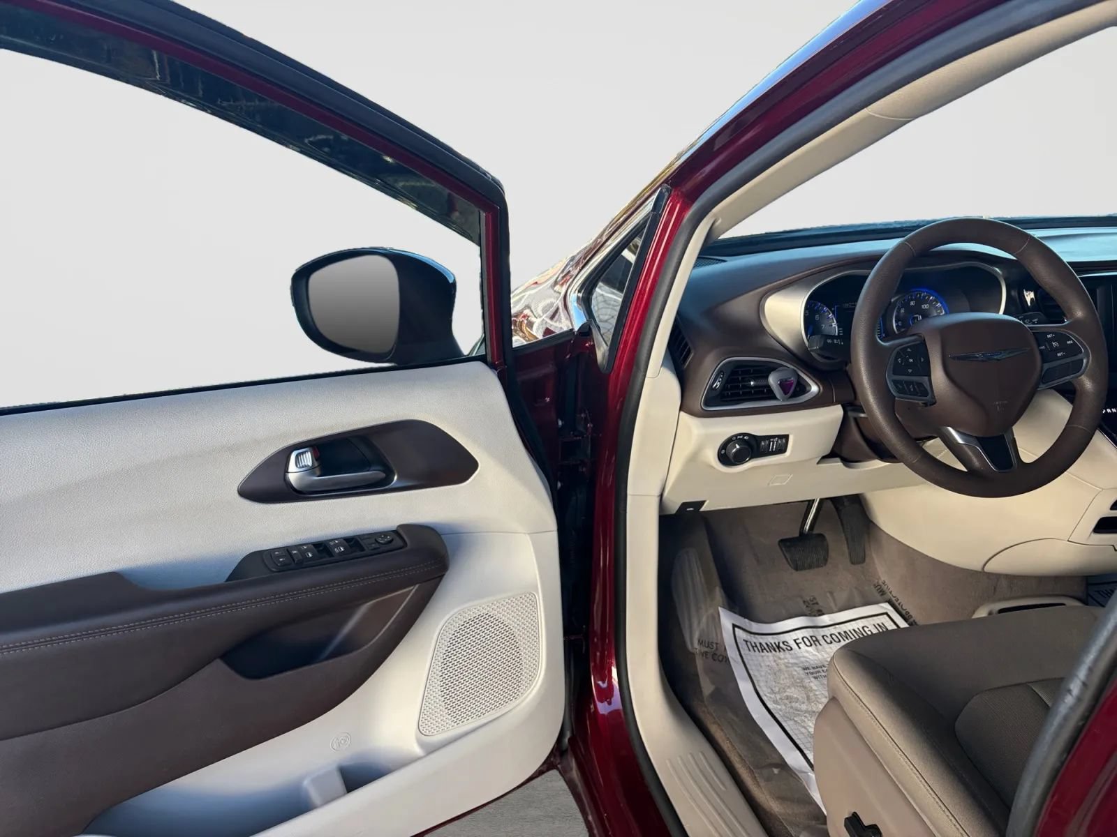 Used 2017 Chrysler Pacifica LX FWD image 11