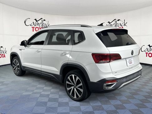 Used 2022 Volkswagen Taos SE FWD image 6