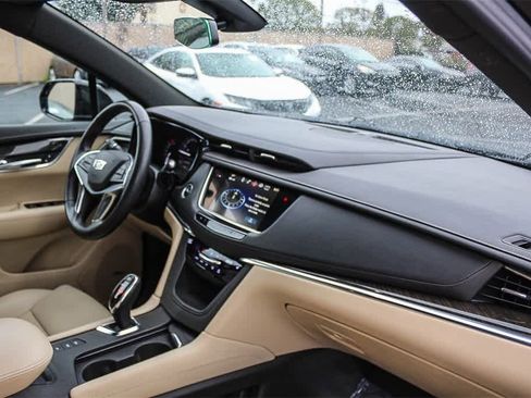 Used 2019 Cadillac XT5 AWD image 24