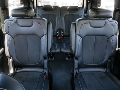 Used 2023 Jeep Grand Cherokee L Laredo AWD/4WD image 13