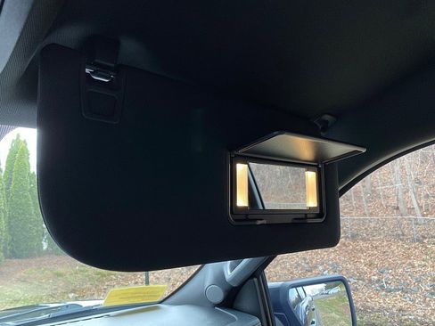 Used 2023 Ford F150 Lightning Lariat image 57