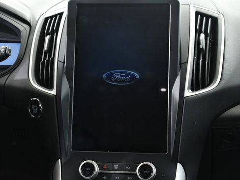 Used 2024 Ford Edge SEL w/ Convenience Package image 9