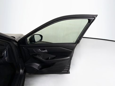Used 2026 Nissan Rogue SV FWD image 31