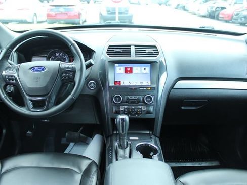 Used 2019 Ford Explorer XLT w/ Equipment Group 202A FWD image 16