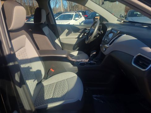 Used 2022 Chevrolet Equinox LS image 18