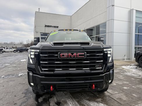 Used 2024 GMC Sierra 2500 AT4 w/ AT4 Premium Plus Package image 11