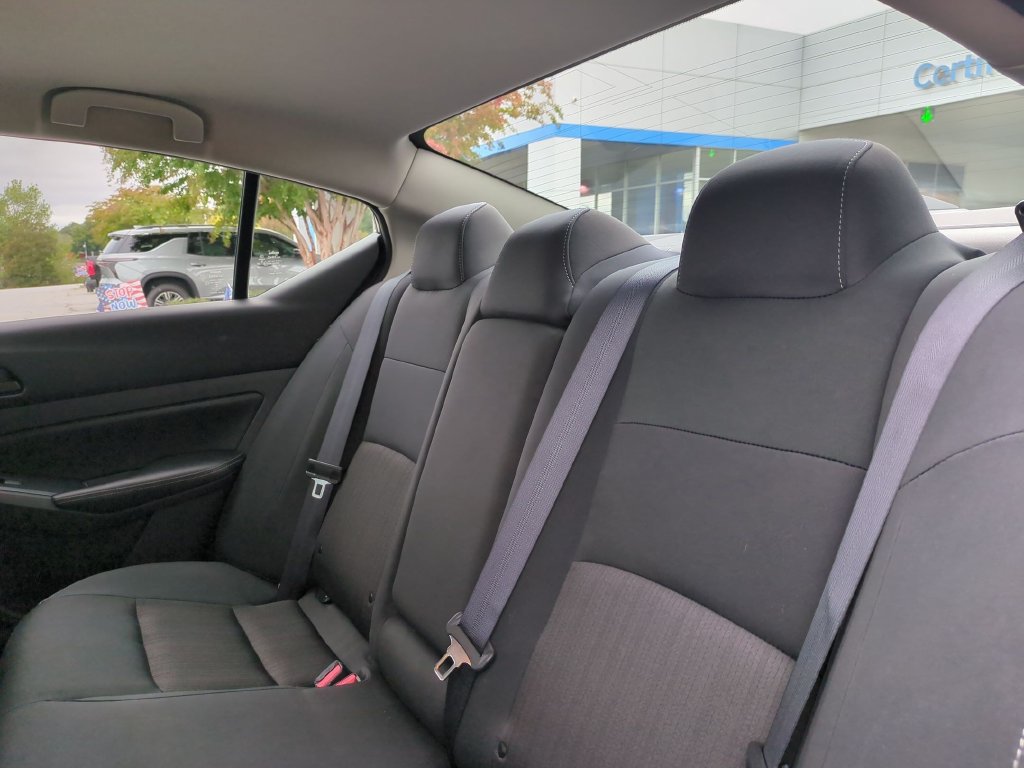 Used 2025 Nissan Altima 2.5 SV FWD image 28