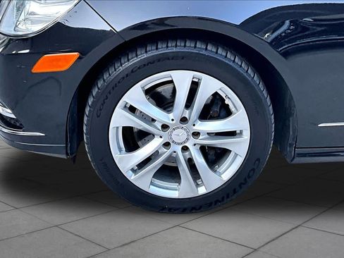 Used 2011 Mercedes-Benz E 350 4MATIC Sedan image 10